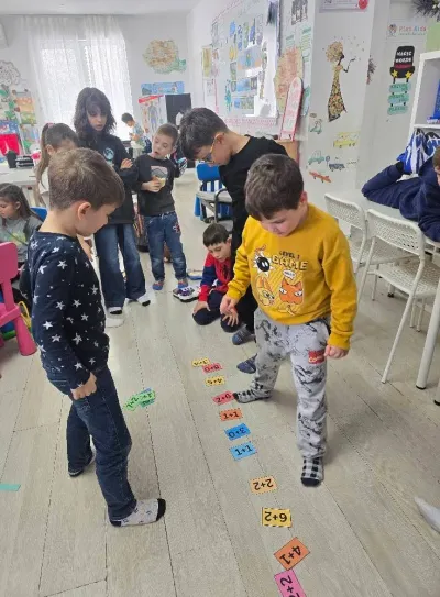 Vacanța de iarnă la PlusKids: lecții, bulgăreală și râsete — fotografie 21