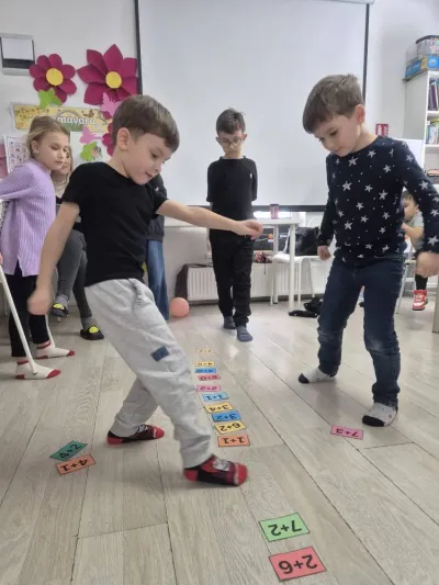 Vacanța de iarnă la PlusKids: lecții, bulgăreală și râsete — fotografie 30