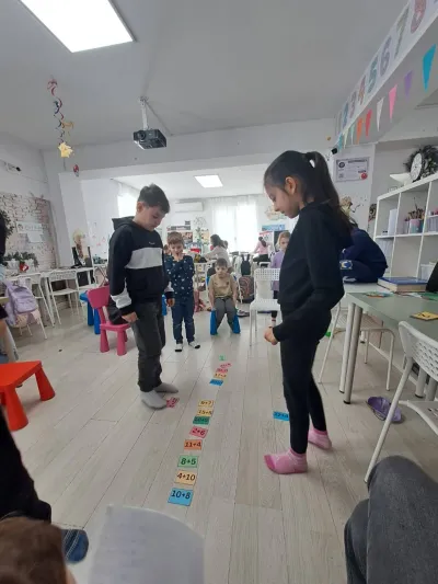 Vacanța de iarnă la PlusKids: lecții, bulgăreală și râsete — fotografie 37