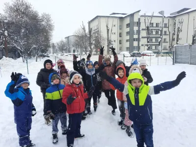 Vacanța de iarnă la PlusKids: lecții, bulgăreală și râsete — fotografie 38