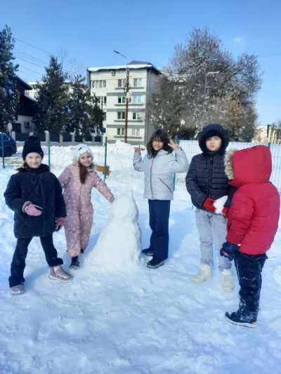 Vacanța de iarnă la PlusKids: lecții, bulgăreală și râsete — fotografie 58