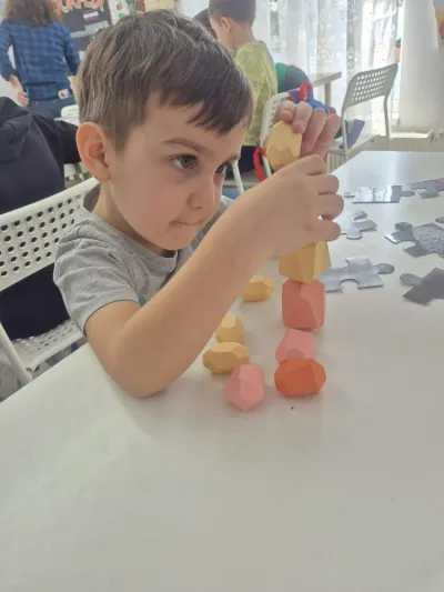 Vacanța de iarnă la PlusKids: lecții, bulgăreală și râsete — fotografie 72