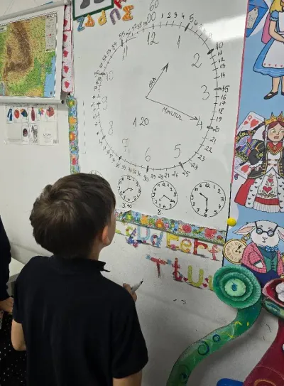 A day in Wonderland: Alice, the White Rabbit and telling the time — photo 7