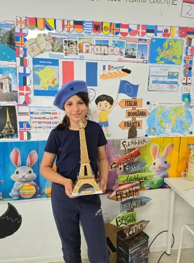 Bonjour, France! A day with the Eiffel Tower and French art — photo 17