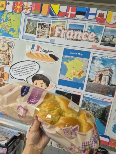 Bonjour, France! A day with the Eiffel Tower and French art — photo 21