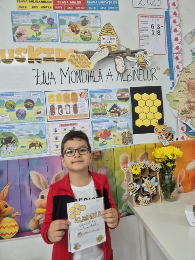 Ziua Albinelor: miere, fagure și o lecție despre polenizare — fotografie 15