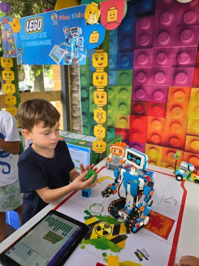 LEGO, programare și prietenii noi la Școala de Vară — fotografie 1