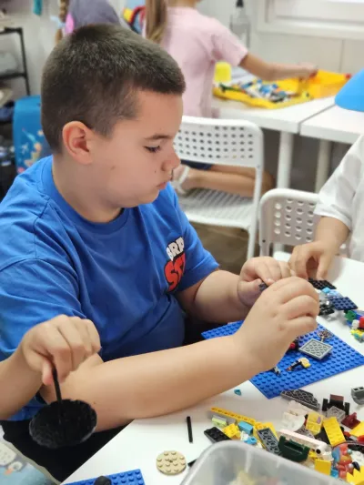 LEGO, programare și prietenii noi la Școala de Vară — fotografie 8