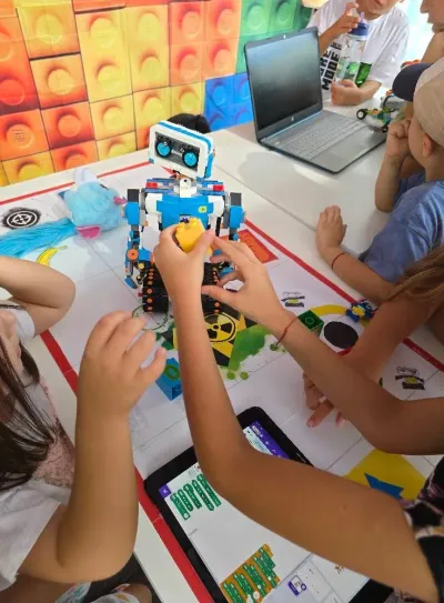 LEGO, programare și prietenii noi la Școala de Vară — fotografie 41