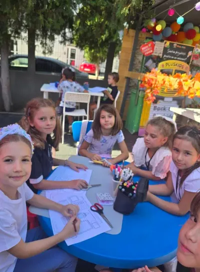 Prima zi după vacanță, cu emoții și planuri mari — fotografie 11
