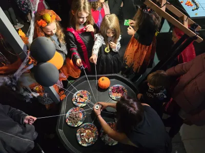 Halloween la PlusKids: costume, paradă și multă voie bună — fotografie 13