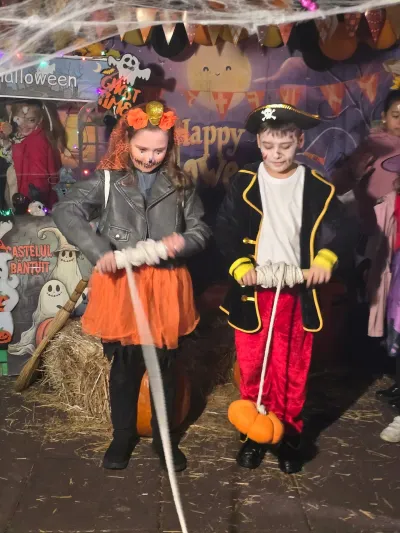 Halloween la PlusKids: costume, paradă și multă voie bună — fotografie 17