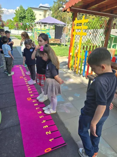 Căpșuni, silabe și figuri geometrice într-o săptămână de activități integrate — fotografie 12