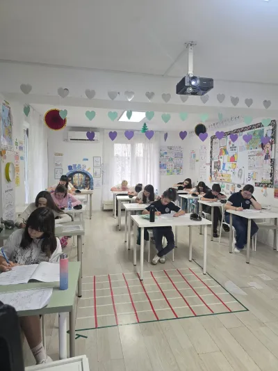 Peste 45 de elevi au susținut examenul Cambridge — fotografie 2
