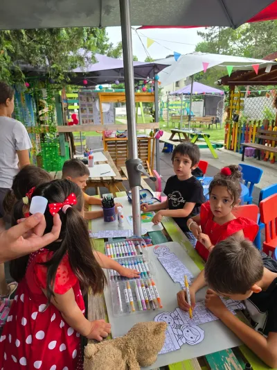 The World of Stories: Little Red Riding Hood, retold by the children — photo 3