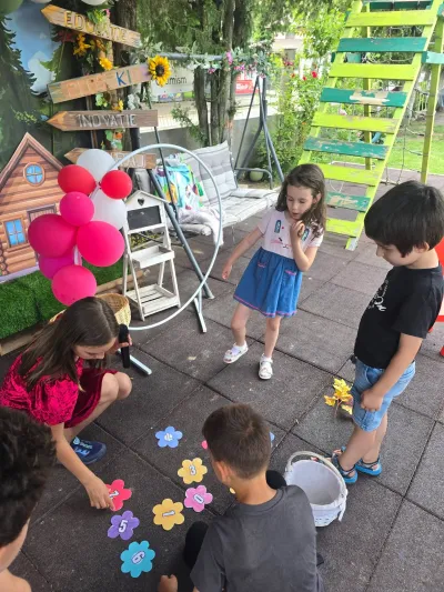 The World of Stories: Little Red Riding Hood, retold by the children — photo 18