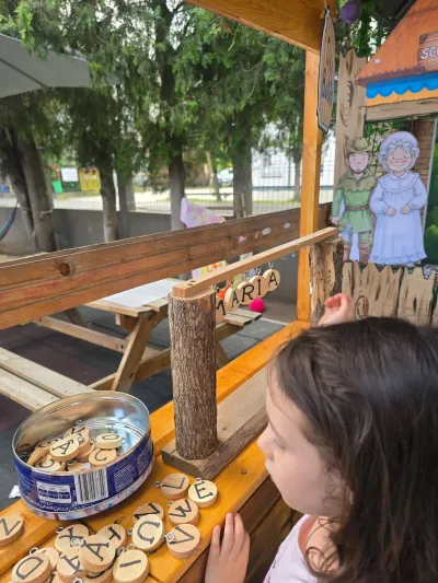 The World of Stories: Little Red Riding Hood, retold by the children — photo 19