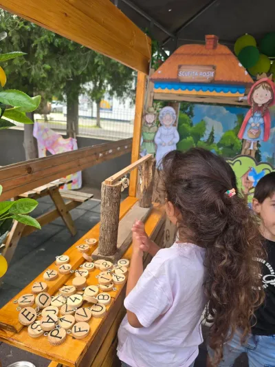 The World of Stories: Little Red Riding Hood, retold by the children — photo 20