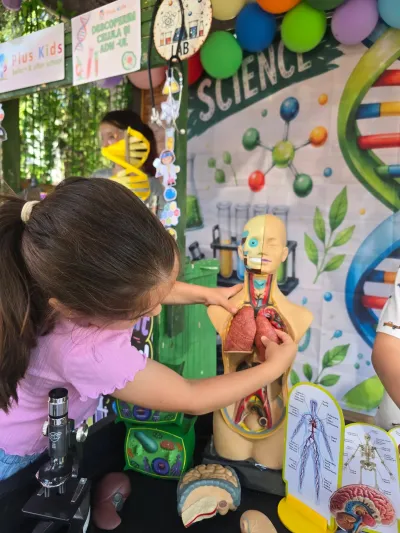 Little scientists: first day inside the human body — photo 5
