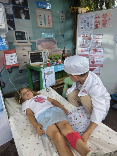 Week 3: little doctors discover what a physician does — photo 12