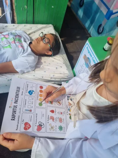 Week 3: little doctors discover what a physician does — photo 30