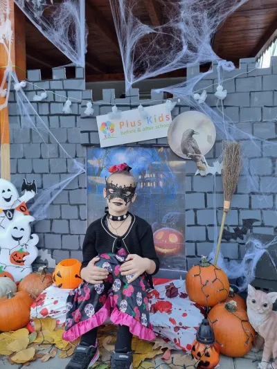 The Halloween party: a costume parade, games and a piñata — photo 3