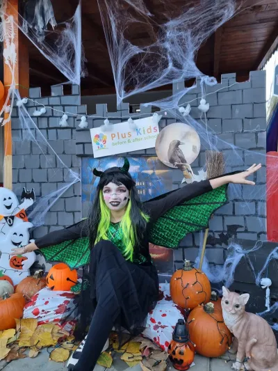 The Halloween party: a costume parade, games and a piñata — photo 4