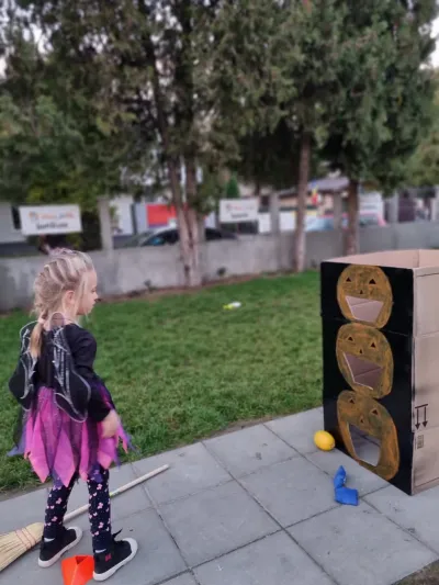 The Halloween party: a costume parade, games and a piñata — photo 13