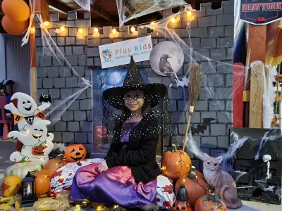 The Halloween party: a costume parade, games and a piñata — photo 16