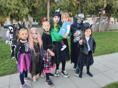 The Halloween party: a costume parade, games and a piñata — photo 21