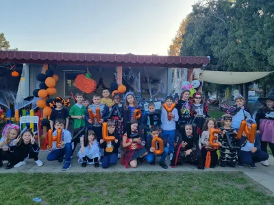 The Halloween party: a costume parade, games and a piñata — photo 24
