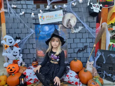 The Halloween party: a costume parade, games and a piñata — photo 25