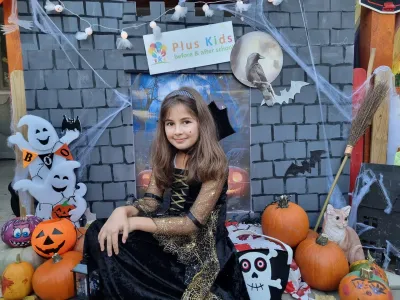 The Halloween party: a costume parade, games and a piñata — photo 31
