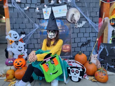 The Halloween party: a costume parade, games and a piñata — photo 32