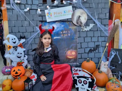 The Halloween party: a costume parade, games and a piñata — photo 33