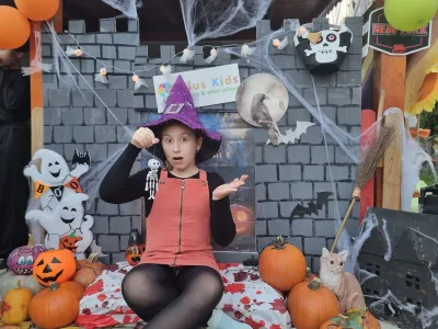 The Halloween party: a costume parade, games and a piñata — photo 43