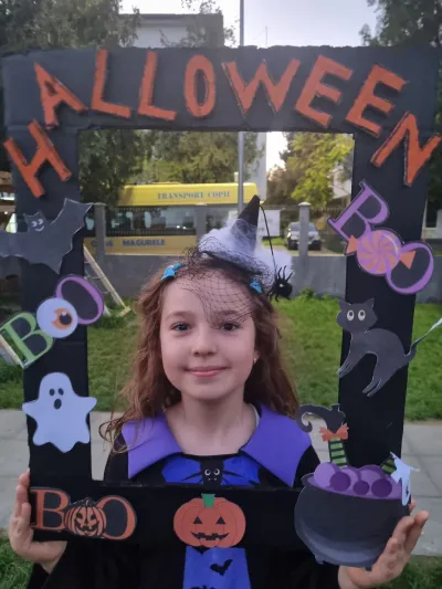 The Halloween party: a costume parade, games and a piñata — photo 45