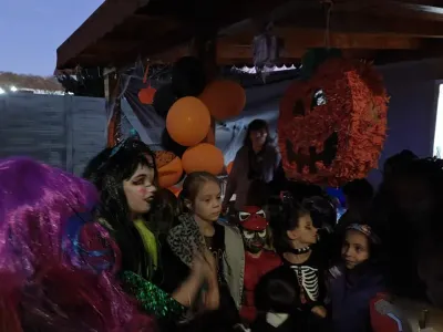 The Halloween party: a costume parade, games and a piñata — photo 46