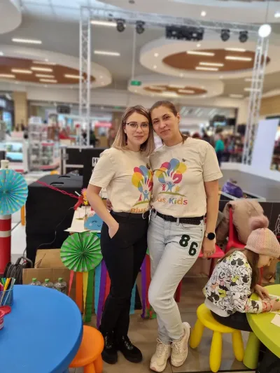 Atelier de mărțișor la Auchan Titan, cu peste 250 de copii — fotografie 1
