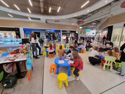 Atelier de mărțișor la Auchan Titan, cu peste 250 de copii — fotografie 7