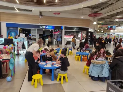 Atelier de mărțișor la Auchan Titan, cu peste 250 de copii — fotografie 9