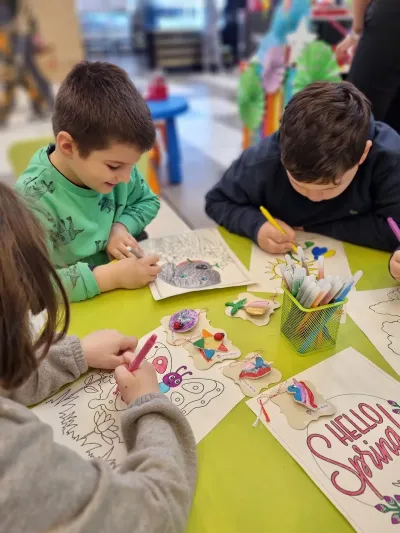 Atelier de mărțișor la Auchan Titan, cu peste 250 de copii — fotografie 13