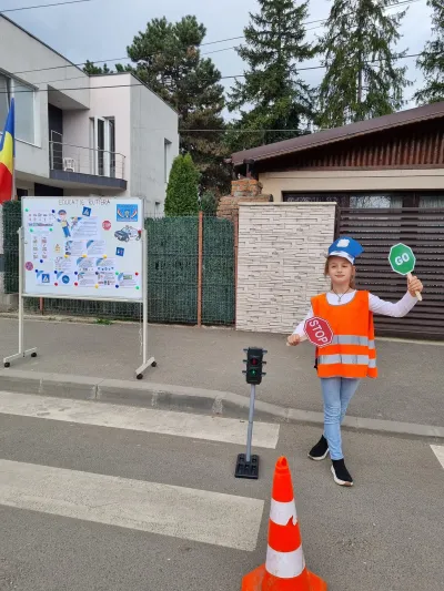 Educație rutieră: cum traversăm strada în siguranță — fotografie 11