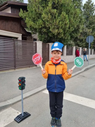 Educație rutieră: cum traversăm strada în siguranță — fotografie 19