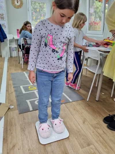 Units of measurement, learned with a ruler and a scale in hand — photo 20