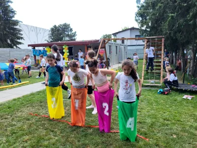 Ziua Copiilor la PlusKids: limonadă, tobogan gonflabil și dans — fotografie 6