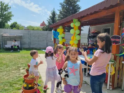 Ziua Copiilor la PlusKids: limonadă, tobogan gonflabil și dans — fotografie 9