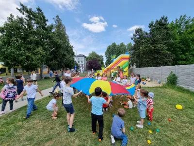 Ziua Copiilor la PlusKids: limonadă, tobogan gonflabil și dans — fotografie 14