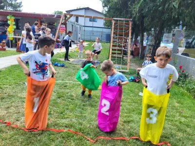 Ziua Copiilor la PlusKids: limonadă, tobogan gonflabil și dans — fotografie 17