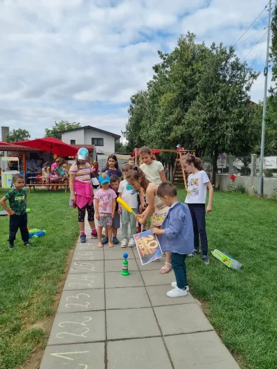 A început Școala de Vară, cu unsprezece săptămâni tematice — fotografie 9